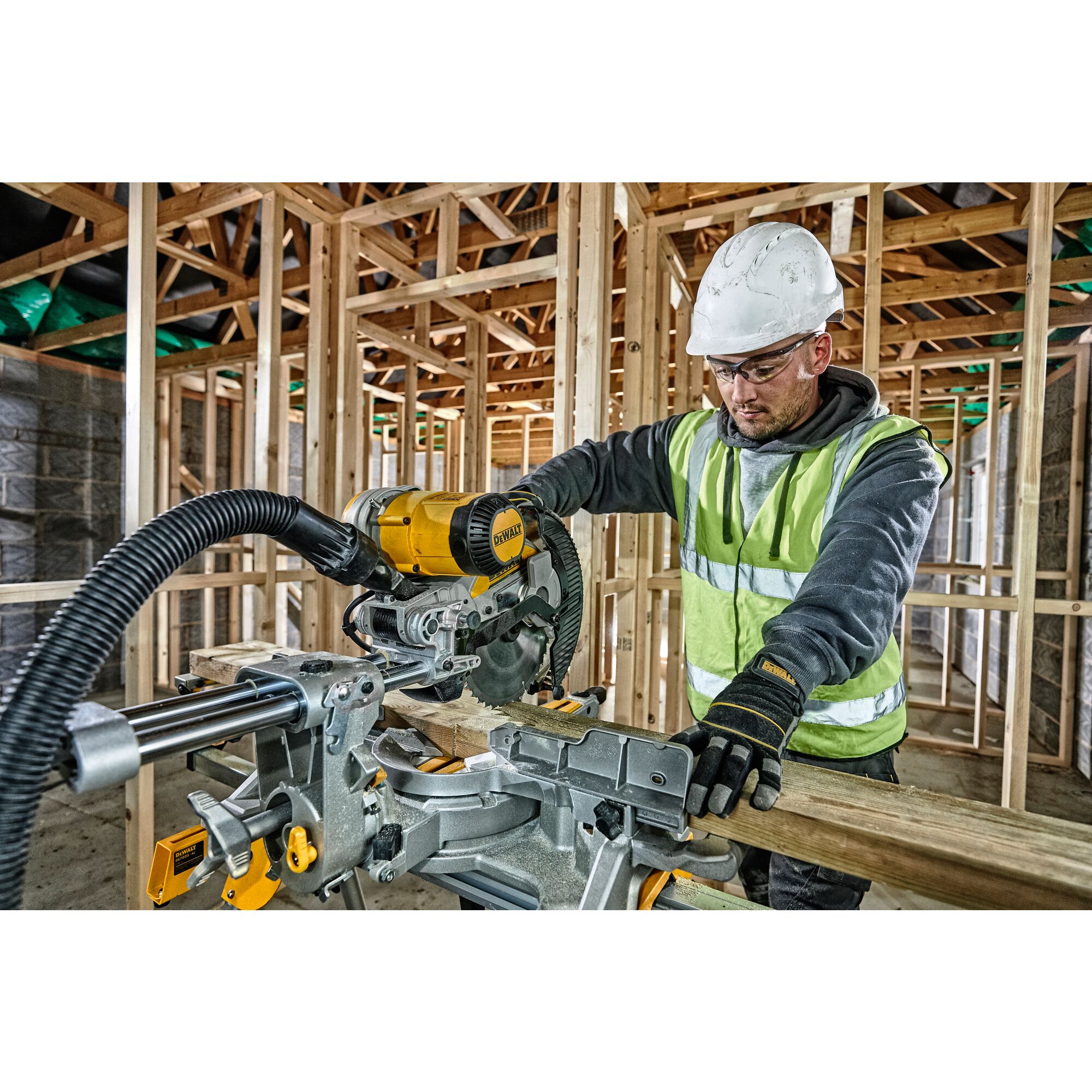 1675W 250mm Afkort/verstekzaag met XPS-indicator | DEWALT